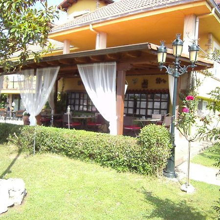 Hosteria Las Fuentes Рубайо Экстерьер фото