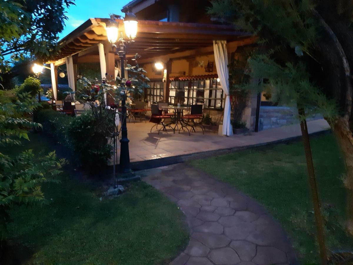 Hosteria Las Fuentes Рубайо Экстерьер фото